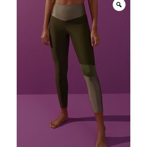 muv active leggings Shiny runner supports every muscle high rise S NWT